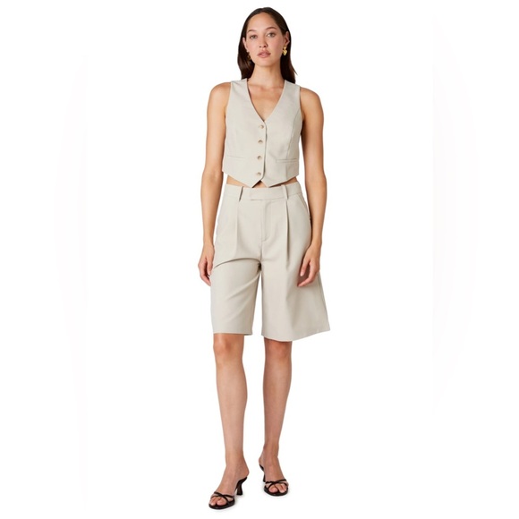 NWT NIA Daisy Bermudas Short in Shell Size Small - Picture 1 of 10